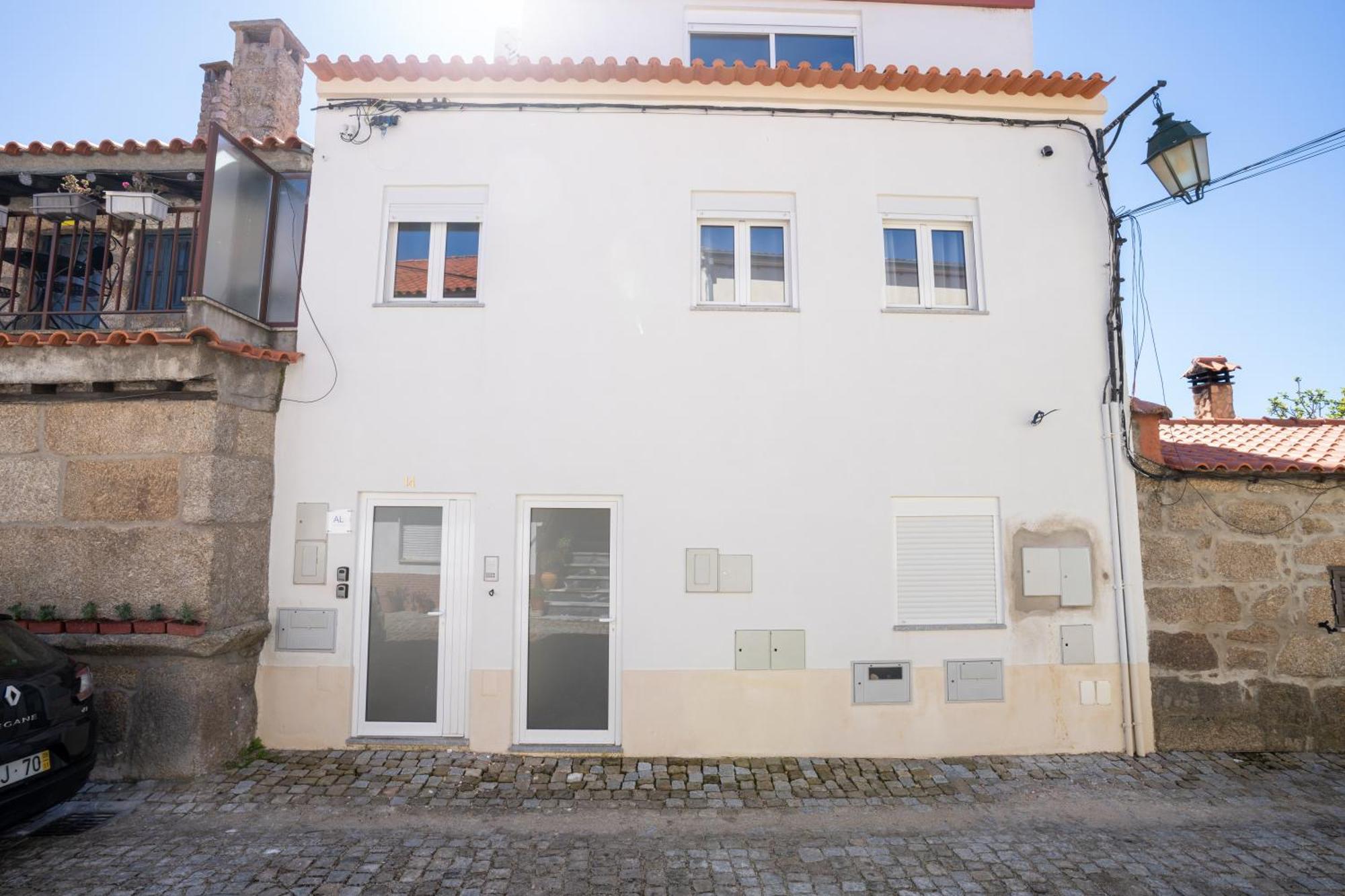 Casas De Bel-monte * Belmonte (Castelo Branco)